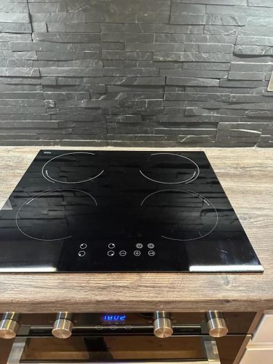 Clean stove and oven after end of tenancy cleaning in Abbey Wood, SE2