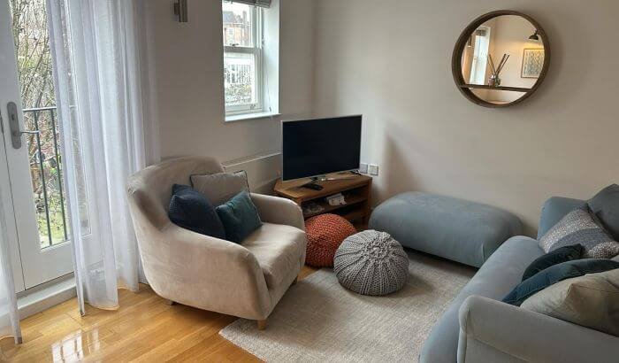 Clean and cozy living room after end of tenancy cleaning in Fulham, SW6, preparing for a new baby's arrival