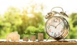 An image depicting a clock, stacked coins, and a small house, symbolizing how end of tenancy cleaning can maximize your deposit return.