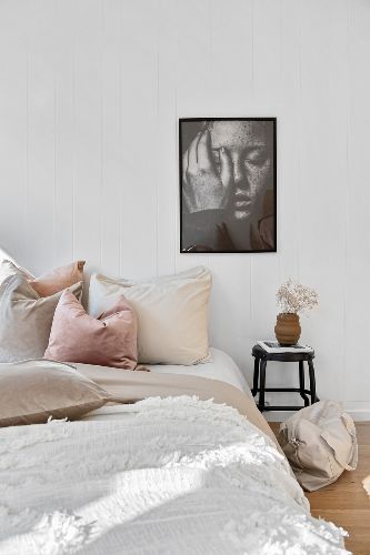 Bright and clean bedroom in Hampstead, NW11