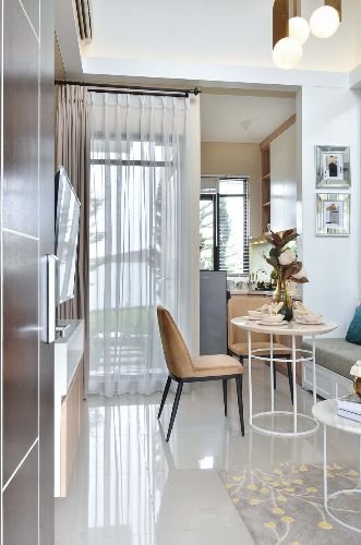 Bright and modern apartment interior with polished floors and elegant decor after professional end of tenancy cleaning in Barnsbury, N1.